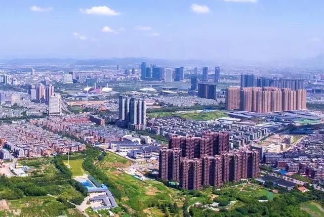 义乌市属于哪个市，义乌属于哪个市（浙江义乌：挑战上级地市的强县）