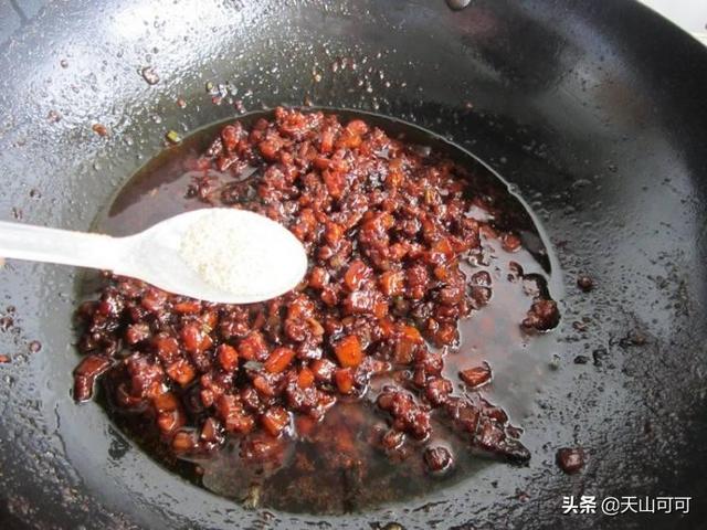 土豆酱的家常做法，土豆丝的家常做法步骤（最经济实惠的炸酱）