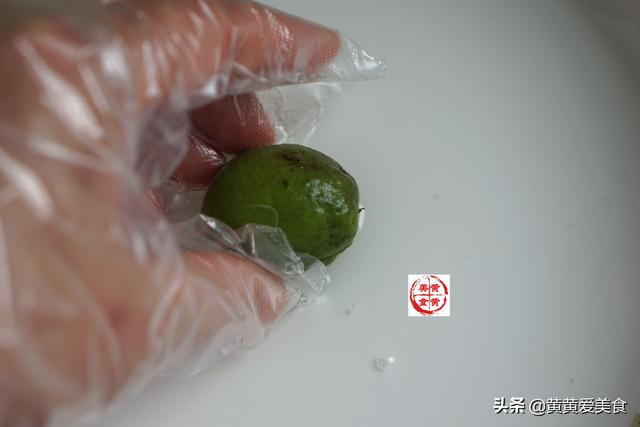 青梅泡酒的好处，青梅泡酒喝对身体有好处吗（青梅酒好喝有窍门）