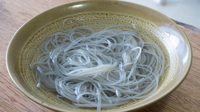 年夜饭怎么做炸货，过年吃的炸货（8道过年必备炸货）