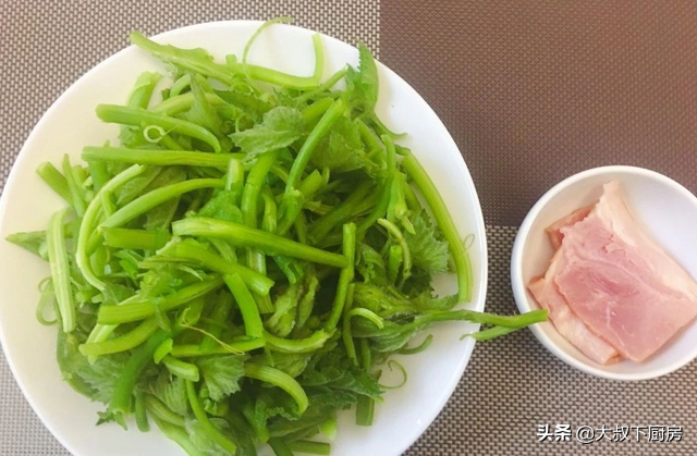 南瓜藤有什么功效，南瓜藤和叶的功效与作用（大叔教你上汤南瓜藤）