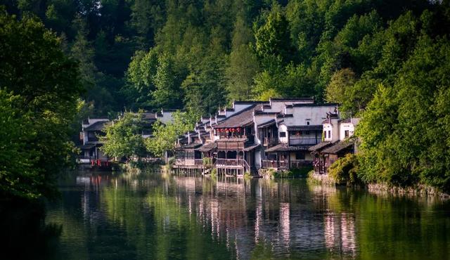 宏村在哪里，安徽宏村在哪里（宏村、西递等旅游景区恢复开放）