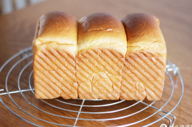 面包怎么做好吃，面包怎么做好吃家常做法（自己如何做出超好吃的面包）