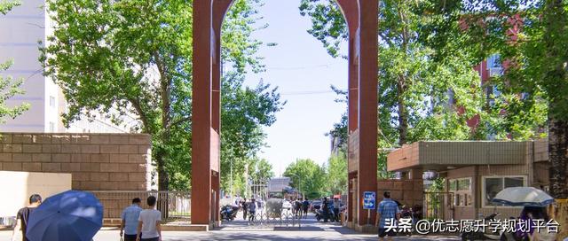 大连理工大学盘锦，大连理工大学盘锦校区简历（大学的分校、校区和本部有什么区别）