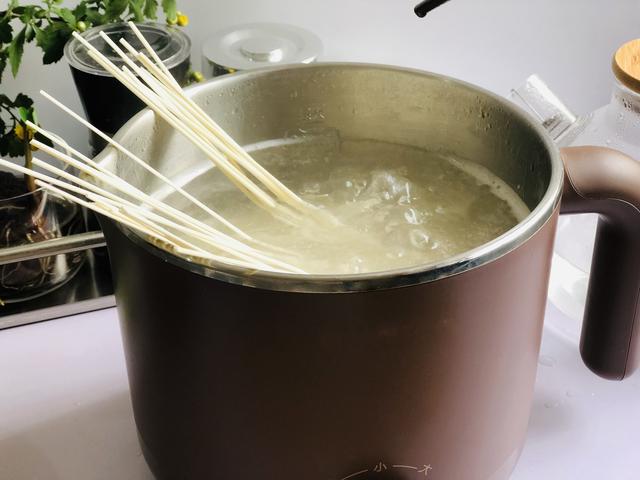 怎样做鸡汤面才好吃，十分钟就能给身体充满能量