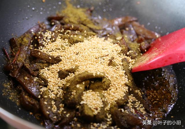 魔芋豆腐的做法，炒魔芋豆腐的家常做法（一款“超级美食”）