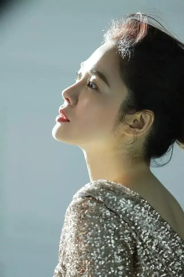 李采潭个人信息，请问这是什么电影（2021年韩国10大“最美女演员”）