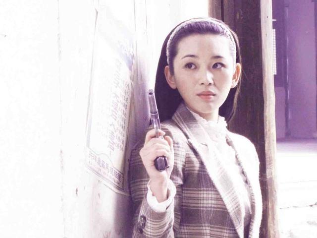 人气男星张若昀主演几部谍战剧，黑狐霹剑斩风影，谍战深海在惊蛰