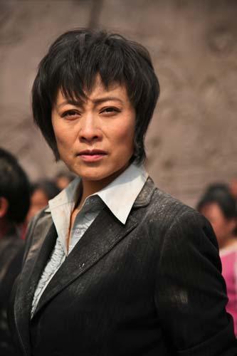 岳红离过几次婚，女儿5个月老公弃她而去