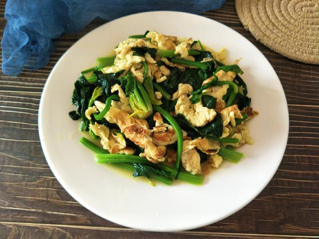 菠菜为什么会苦，菠菜炒完后发苦什么原因啊（经常又苦又涩）