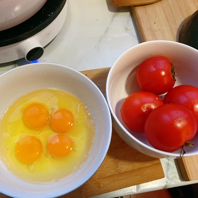 菠菜汁面家常做法，菠菜汁和面怎样做（做法简单易上手）