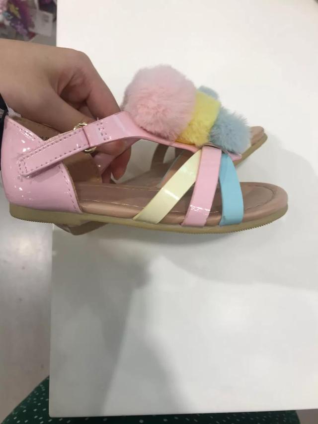 儿童凉鞋怎么选择比较好，儿童凉鞋到底要怎么选