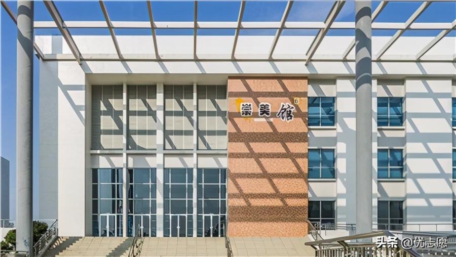 湖北黄冈中学（大名鼎鼎的湖北省黄冈中学实力到底怎么样）