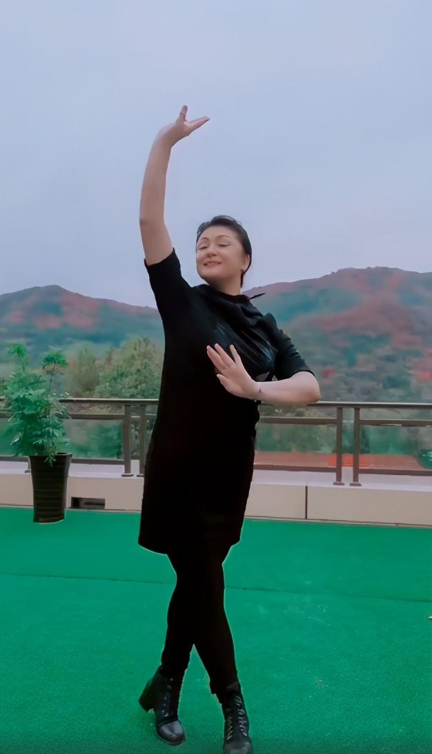 于月仙演过的电视剧，于月仙个人资料（还去乡村学种地）