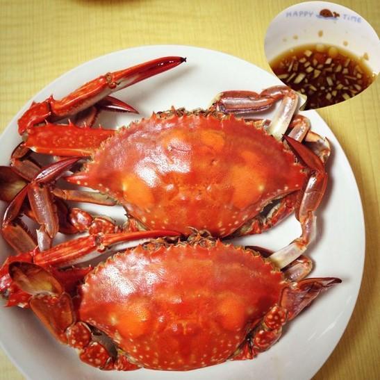 蒸大闸蟹正确方法：冷水下锅、绑绳防断、姜片去腥，15分钟鲜嫩不掉黄
