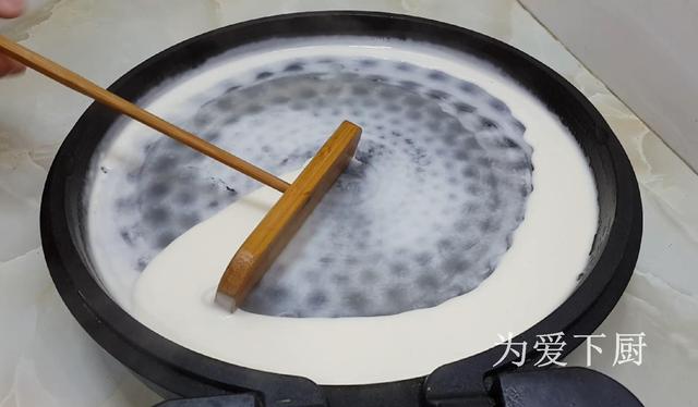 家常蛋饼的做法，家常鸡蛋饼的做法（家庭鸡蛋饼简单做法）