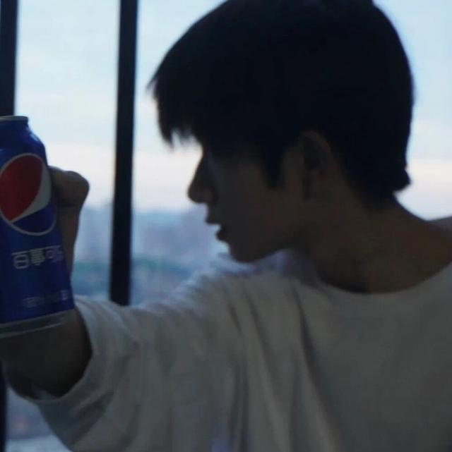 林知晚  个性超帅气男头，微信头像，林知晚  个性超帅气男头（超多个性、帅气男生头像任你选）