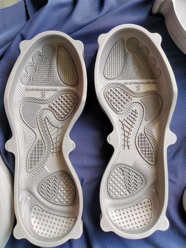 43码的鞋是多少厘米，鞋子42和43差多少厘米（无解难题——鞋尺码为什么这么难选）