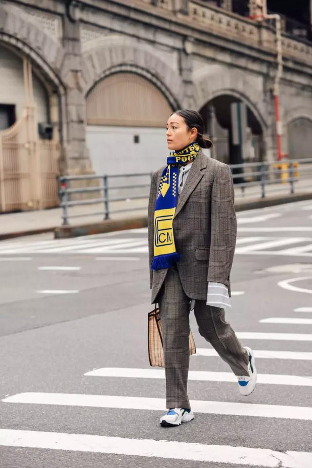 千鸟格什么意思,千鸟格含义是什么(今秋一定要穿格纹) 千鸟格什么意思,千鸟格含义是什么(今秋一定要穿格纹)