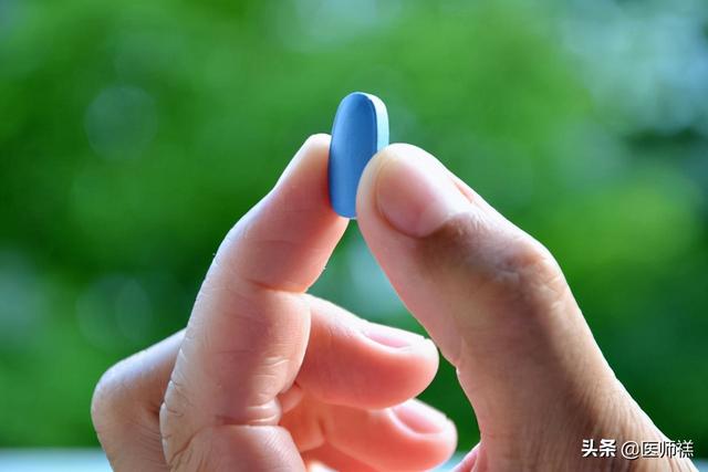 蓝色的小药丸会有什么副作用，蓝色的小药丸会有什么副作用呢（副作用毁的是你的人生）