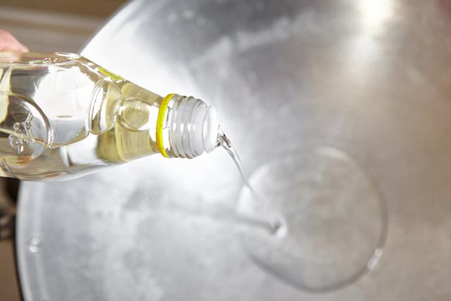 铝锅到底能不能用，用铝锅做菜有哪些危害（铝超标全身受害）