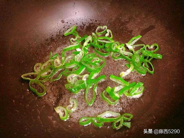 清水煮白菜的功效，水煮大白菜的功效（清热解毒暖心暖胃的大白菜炖豆腐）