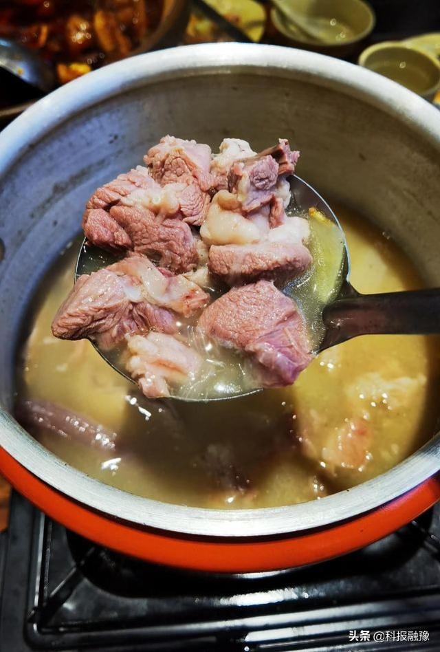 怎样炖羊三宝，怎样炖羊三宝最好吃（宴渠老烩面：触动无数人的味蕾）