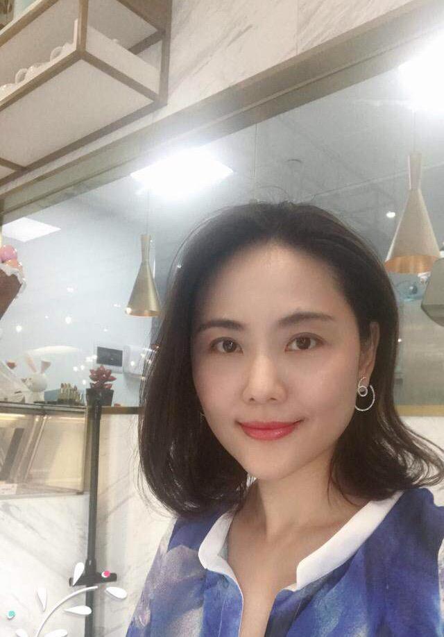 柳红扮演者陈莹晒美照，黄发抢眼颜值胜过林心如