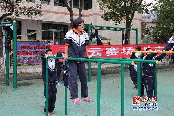 中考实心球是几公斤的，中考实心球多重（中考体育考试满分全攻略）