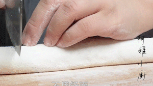 熟糯米粉怎么做，熟糯米粉能做什么糕点（糯米粉这样做太好吃了）