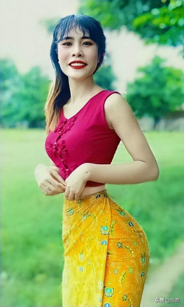 什么是蚂蚁腰，怎样练蚂蚁腰（23岁女孩拥有34厘米“蚂蚁腰”爆红）