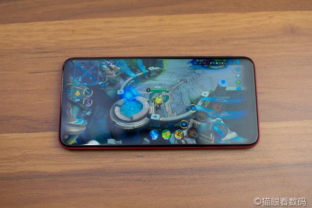 v2061a什么手机，v2061a是什么牌子手机（外观性能兼顾的高水准之作）