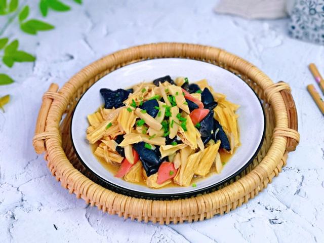 腐竹木耳怎么炒，腐竹木耳怎么炒好吃（木耳和腐竹搭配一起炒）