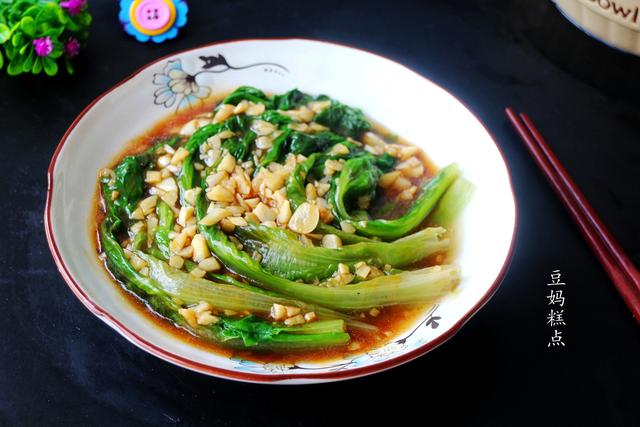 教你做蒜香生菜饼，蒜蓉生菜怎么做好吃又简单（蒜蓉生菜的做法）