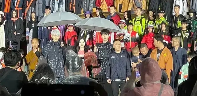 特步发布会中的PPT动画，特步广告语（新品融合中国元素获好评）
