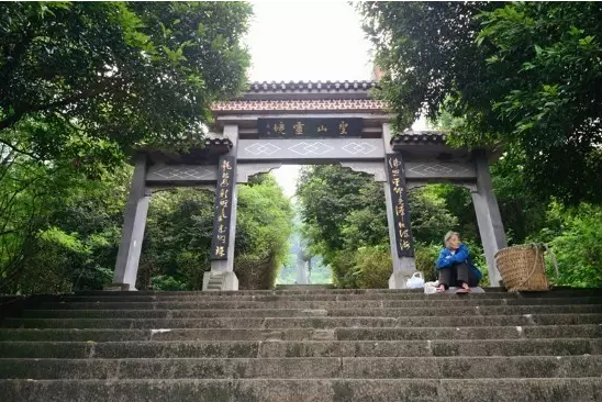重庆开县有什么好玩的地方，重庆开县有什么好玩的地方（2020年重庆春游：石岭山寨）