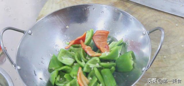 茄子土豆的家常做法，茄子炒豇豆的做法（厨师长教你做地三鲜）