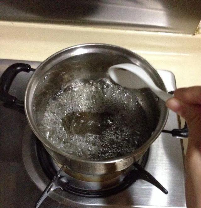 草莓果仁软糖，给你多莓坚果软糖配方