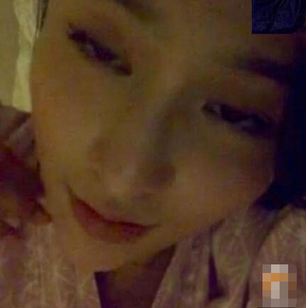 贾青整容，贾青整容前后照片对比（贾青在公路中违规拍照）