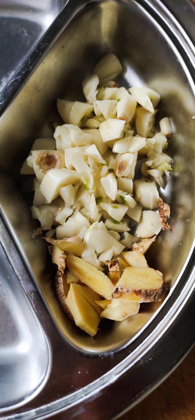 教你做美味的鱿鱼炒青椒,鱿鱼炒青椒的做法窍门(下饭下酒好佳肴) 教你做美味的鱿鱼炒青椒,鱿鱼炒青椒的做法窍门(下饭下酒好佳肴)