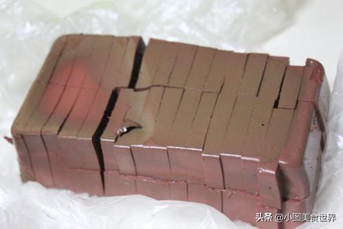 香辣鸭血的做法介绍，辣鸭血做法（简单的香辣鸭血成菜后香辣鲜香）