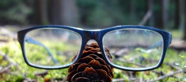 怎么防止眼镜起雾，游泳眼镜如何防止起雾（立马拥有的小秘诀）