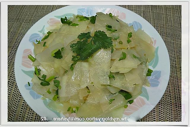 凉拌大头菜丝怎么做如何做好吃，怎样做大头菜丝（家里来客人很有面子）