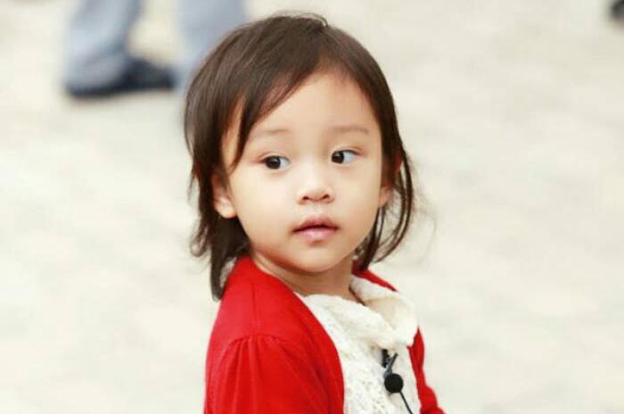 黄忆慈学校（关注度七天猛升的十强00后女星）