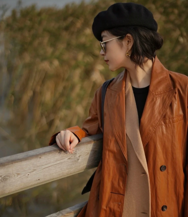 三明治面料是一种什么材质，三明治面料是一种什么材质的面粉（这个秋季火了一种穿法）