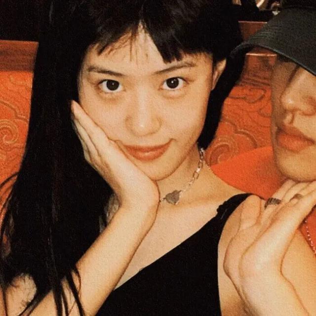 动漫女生头像   今天天气很好适合打打闹闹微信，动漫女生头像   今天天气很好适合打打闹闹，更适合亲亲抱抱（女生：可以获得漂亮并且温柔）