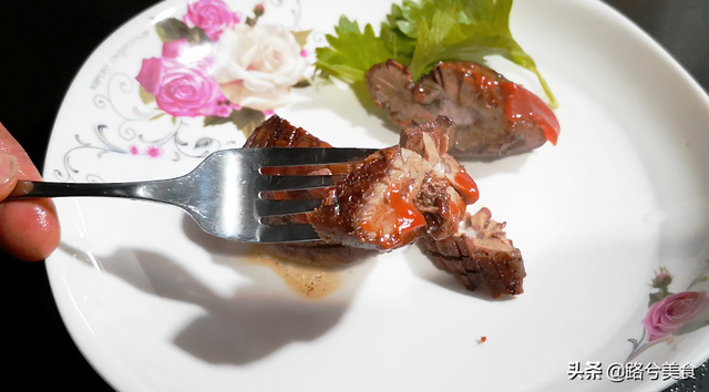 女生的腰子能卖多少钱，男朋友的腰子值多少钱（老婆把猪腰子扔进滚烫的热油里）