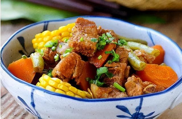 乱炖菜怎么做，乱炖菜怎么做视频（吃乱炖菜不用去饭店）