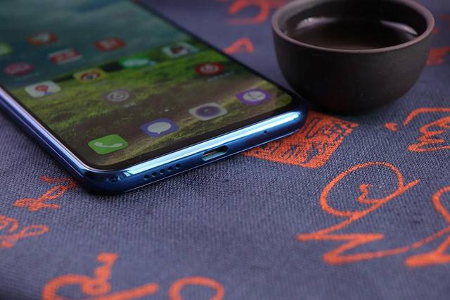荣耀magic2，荣耀magic2优点和缺点（体验未来，顶级旗舰手机）