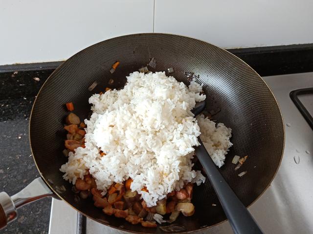 煮饭要多久，煮米饭煮多久（这样煮饭只要10分钟）